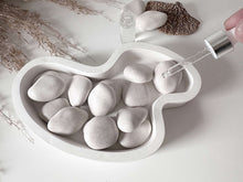 Load image into Gallery viewer, Ciottoli Essential Oil Pebbles &amp; Onda Wave Tray Set
