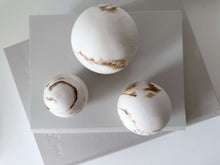 Load image into Gallery viewer, Vienna Marble Effect Ceramic Sphere Set
